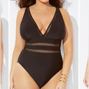 *NWOT* Lattice Plunge One Piece Swimsuit | Black | Size XL